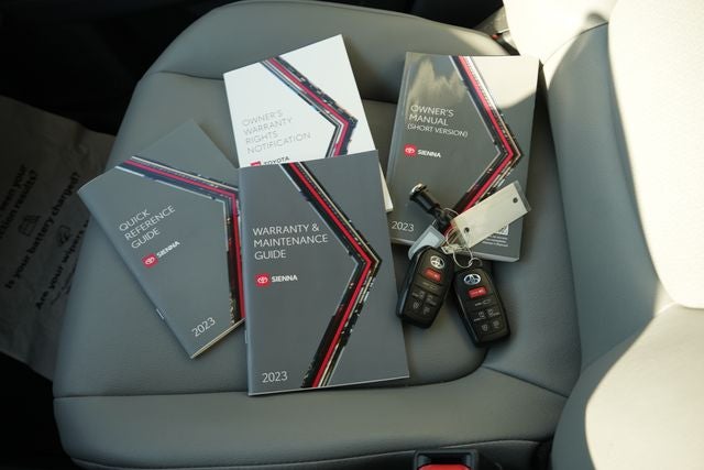 2023 Toyota Sienna XLE 8 Passenger