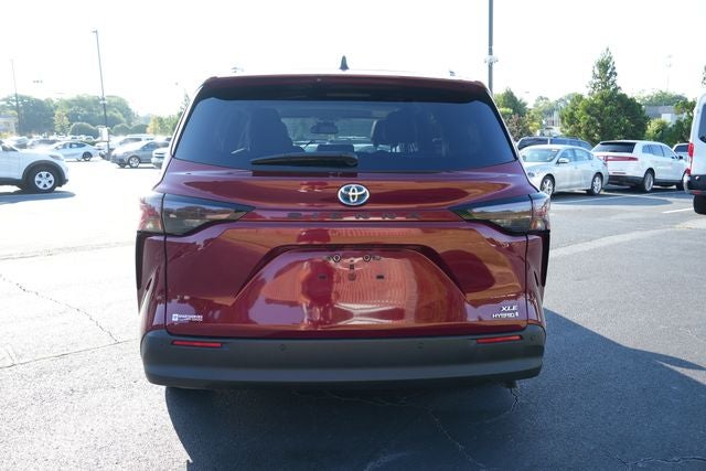 2023 Toyota Sienna XLE 8 Passenger