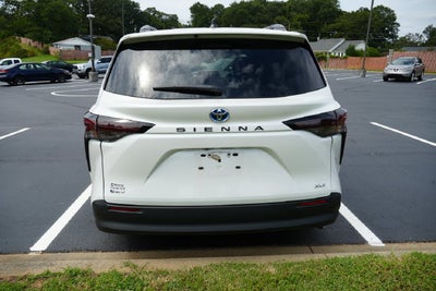 2025 Toyota Sienna XLE 8 Passenger