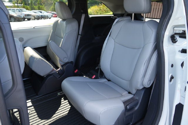 2025 Toyota Sienna XLE 8 Passenger