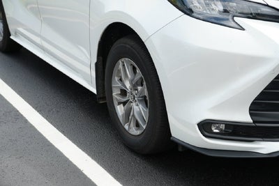 2025 Toyota Sienna XLE 8 Passenger