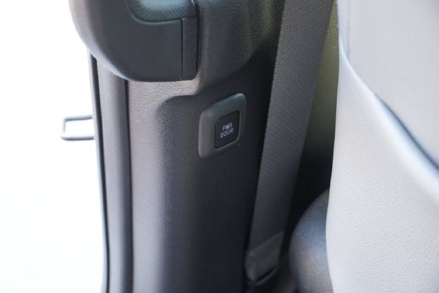 2025 Toyota Sienna XLE 8 Passenger