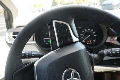 2025 Toyota Sienna XLE 8 Passenger