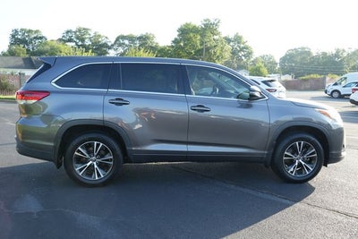 2017 Toyota Highlander LE