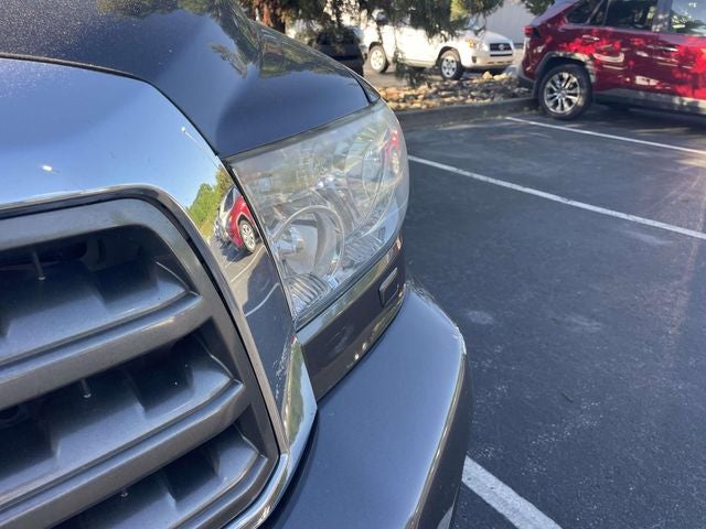 2016 Toyota Sequoia SR5 5.7L