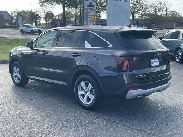 2025 Kia Sorento LX