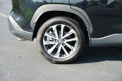 2025 Toyota Corolla Cross XLE
