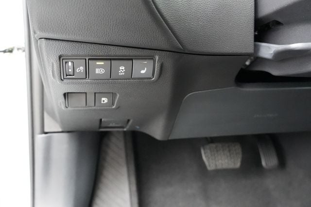 2026 Toyota Corolla Cross Hybrid SE