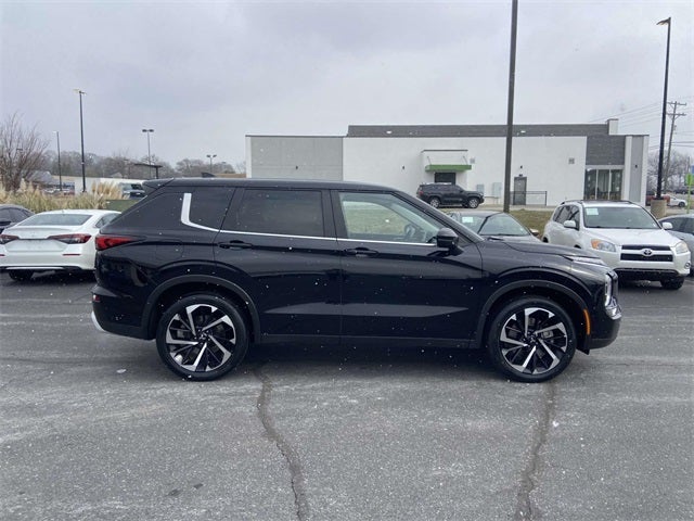 2024 Mitsubishi Outlander SE