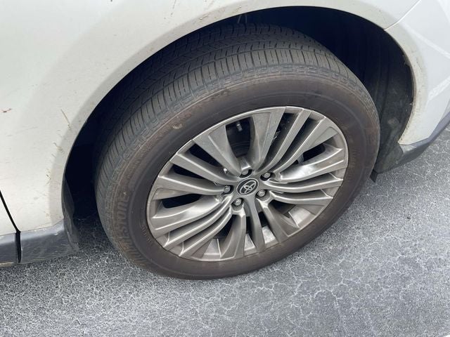 2024 Toyota Venza LE