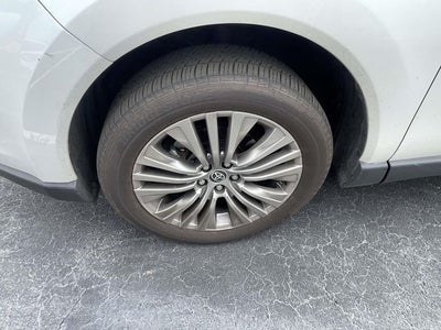 2024 Toyota Venza LE