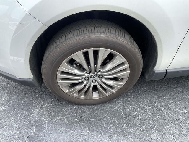 2024 Toyota Venza LE