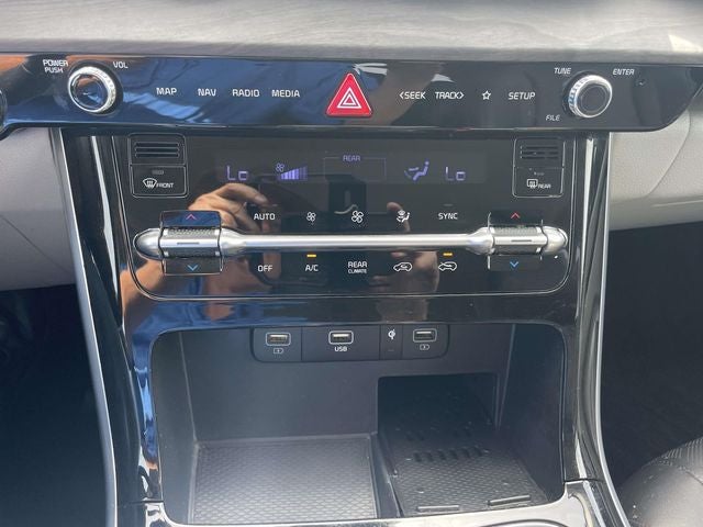 2024 Kia Carnival EX